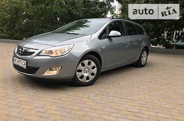 Универсал Opel Astra 2011 в Ровно