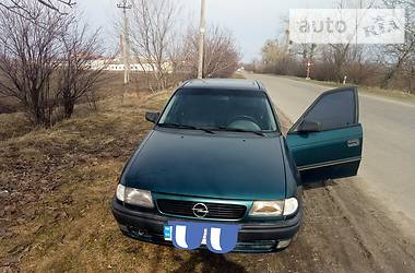 Седан Opel Astra 1994 в Тальному