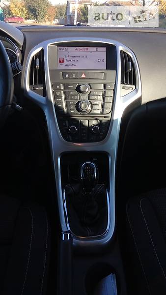 Універсал Opel Astra 2013 в Полтаві