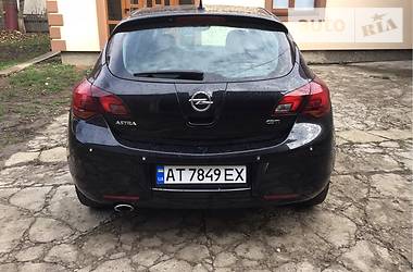 Хэтчбек Opel Astra 2012 в Ивано-Франковске