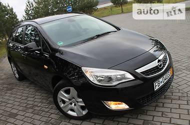 Универсал Opel Astra 2012 в Дрогобыче