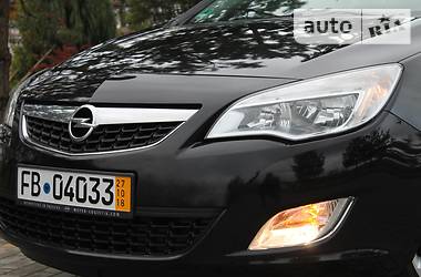 Универсал Opel Astra 2012 в Дрогобыче