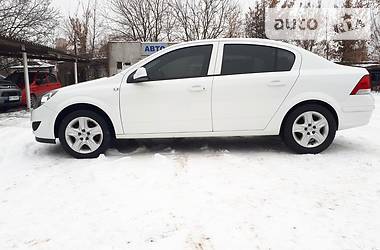 Седан Opel Astra 2013 в Херсоне