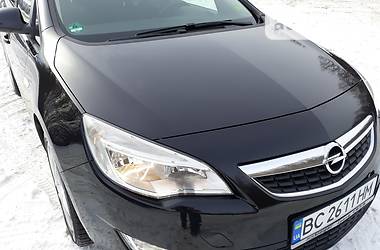 Универсал Opel Astra 2011 в Ивано-Франковске