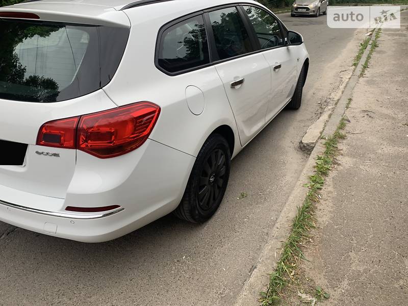 Універсал Opel Astra 2012 в Києві