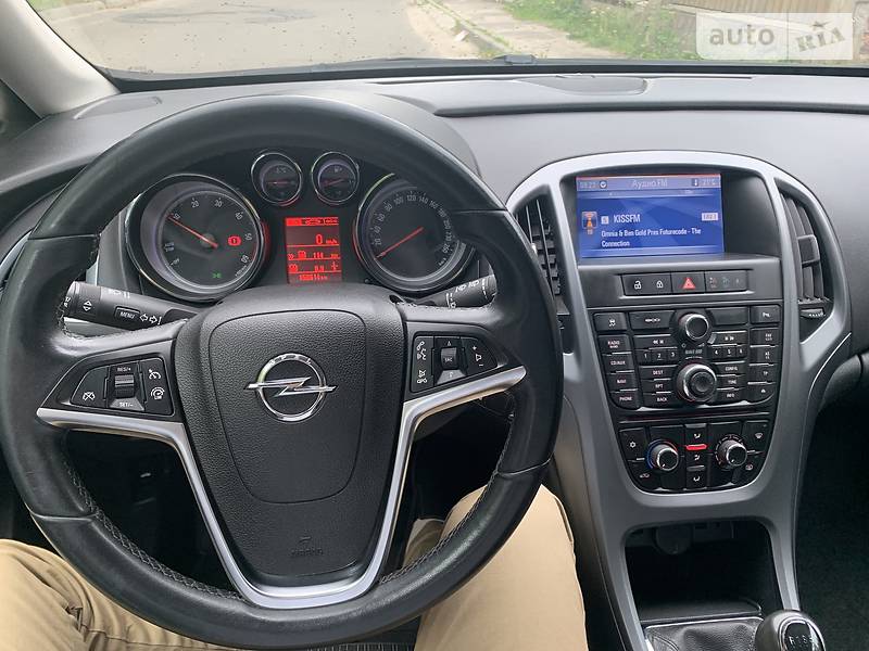 Універсал Opel Astra 2012 в Києві