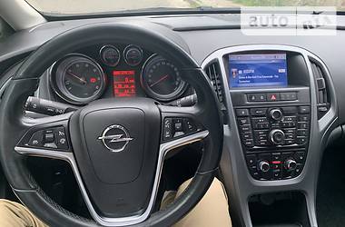 Універсал Opel Astra 2012 в 
