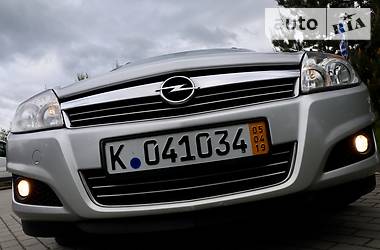 Универсал Opel Astra 2009 в Дрогобыче