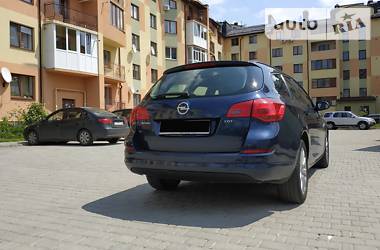 Универсал Opel Astra 2012 в Ивано-Франковске