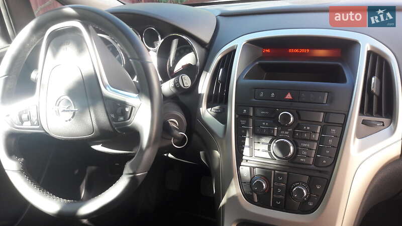 Універсал Opel Astra 2011 в Кобеляках