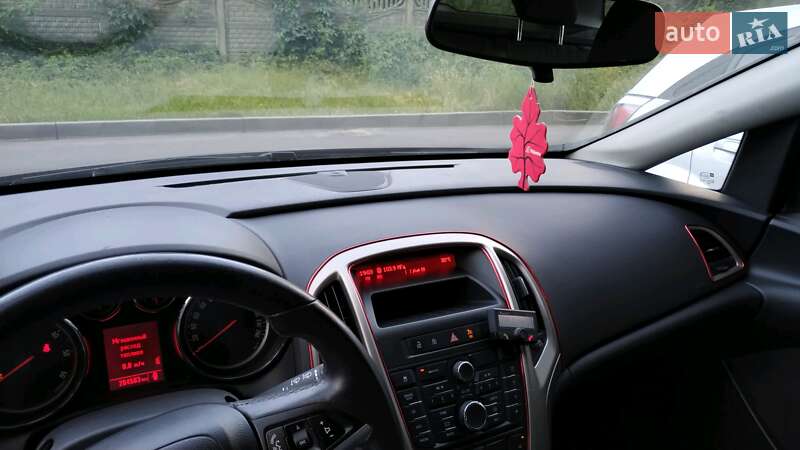 Универсал Opel Astra 2011 в Львове