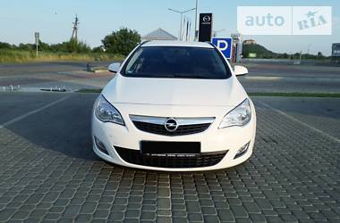 Універсал Opel Astra 2011 в 