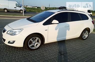 Універсал Opel Astra 2011 в 