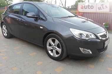 Хетчбек Opel Astra 2009 в 