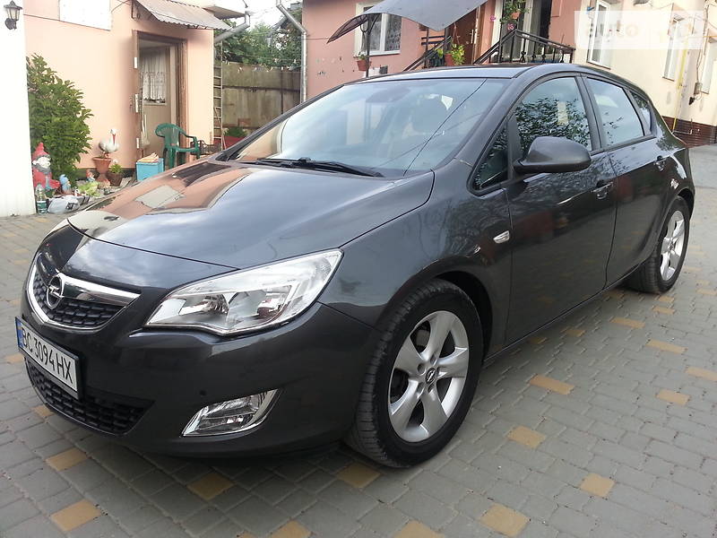 Хетчбек Opel Astra 2009 в 