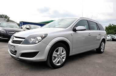 Універсал Opel Astra 2010 в 