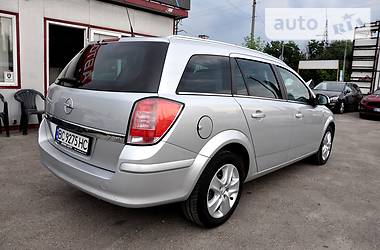 Універсал Opel Astra 2010 в 