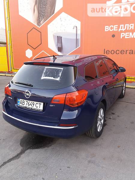 Універсал Opel Astra 2013 в Вінниці