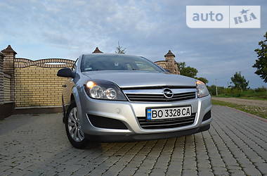 Хэтчбек Opel Astra 2012 в Дрогобыче