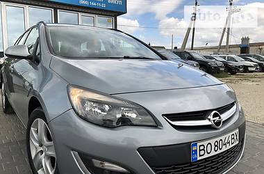 Універсал Opel Astra 2013 в 