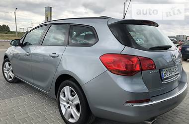 Універсал Opel Astra 2013 в 
