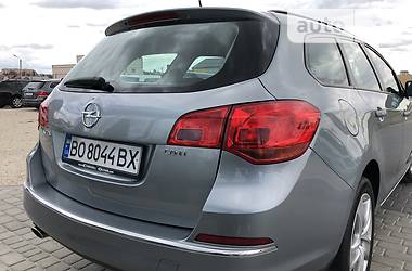 Універсал Opel Astra 2013 в 