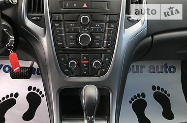 Універсал Opel Astra 2013 в 