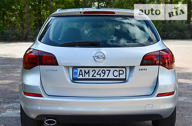 Універсал Opel Astra 2012 в Бердичеві