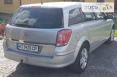 Универсал Opel Astra 2010 в Калуше