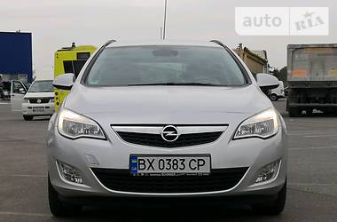 Универсал Opel Astra 2011 в Львове