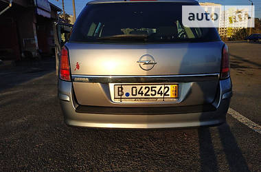 Универсал Opel Astra 2005 в Полтаве