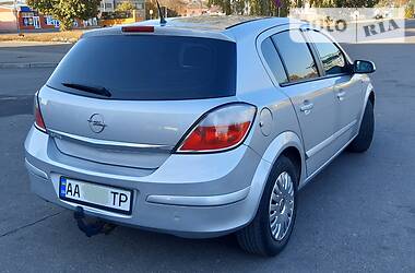 Хэтчбек Opel Astra 2006 в Прилуках