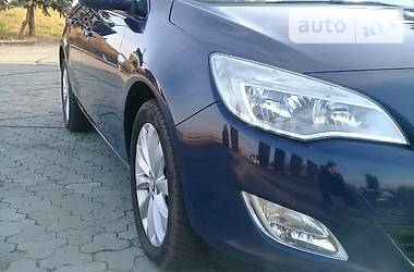 Универсал Opel Astra 2012 в Дубно