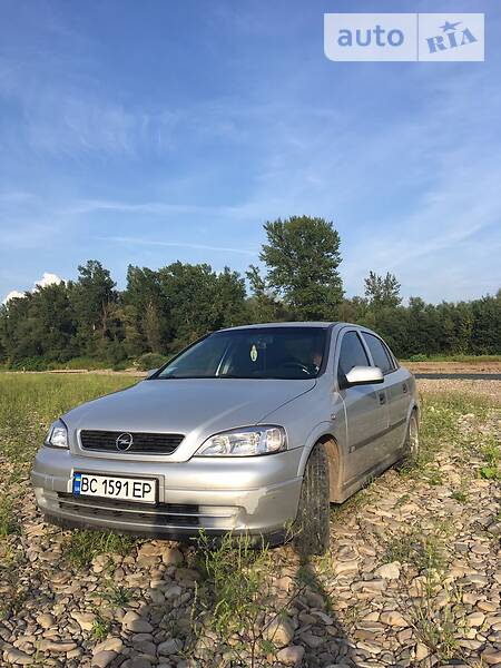 Седан Opel Astra 2005 в Львові