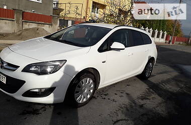 Універсал Opel Astra 2014 в Ужгороді