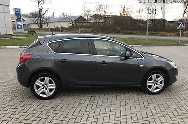 Хэтчбек Opel Astra 2012 в Самборе