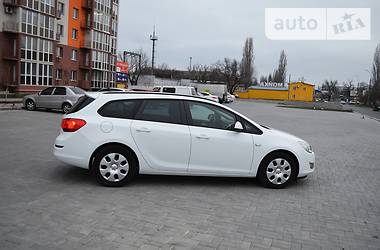 Универсал Opel Astra 2012 в Николаеве