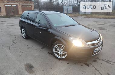 Универсал Opel Astra 2008 в Нововолынске