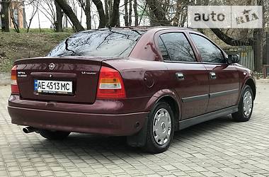 Седан Opel Astra 2008 в Днепре