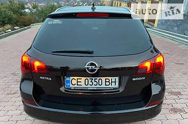 Универсал Opel Astra 2012 в Черновцах