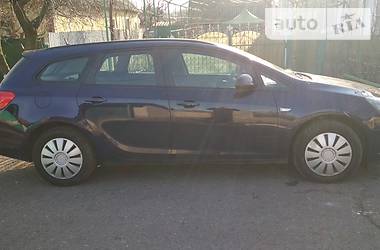 Универсал Opel Astra 2013 в Арцизе