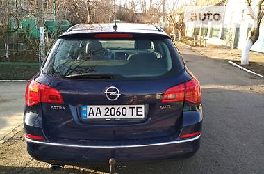 Универсал Opel Astra 2013 в Арцизе