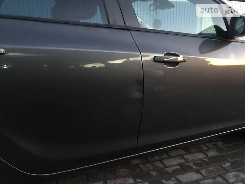 Універсал Opel Astra 2011 в Тернополі