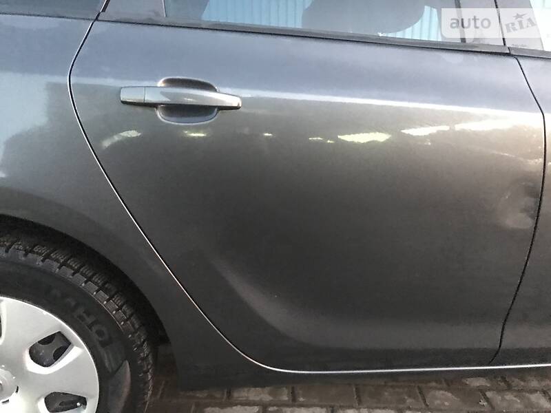 Універсал Opel Astra 2011 в Тернополі