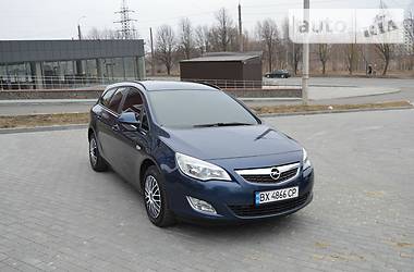 Универсал Opel Astra 2012 в Хмельницком