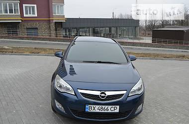 Универсал Opel Astra 2012 в Хмельницком