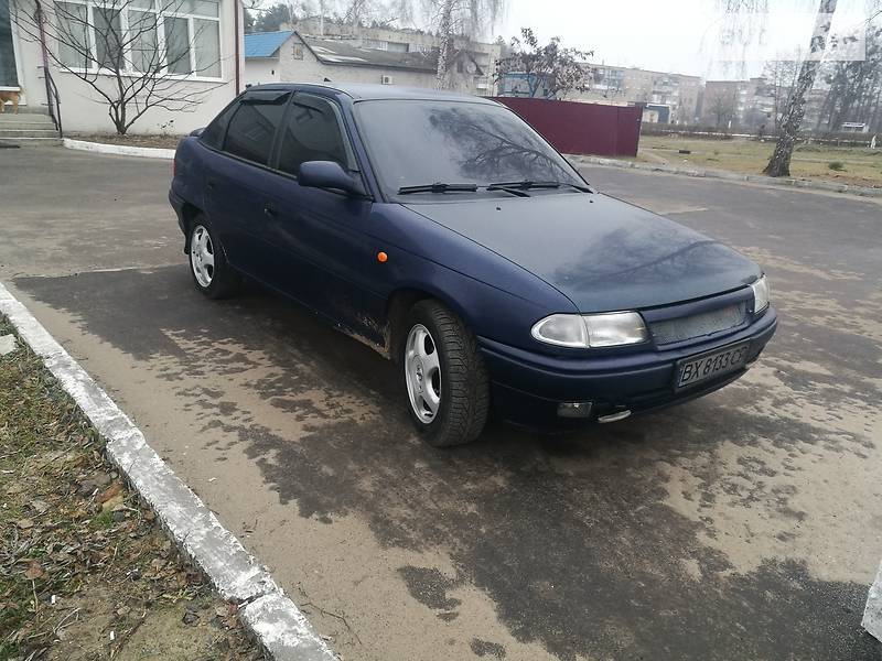 Седан Opel Astra 2001 в Славуте