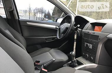 Хетчбек Opel Astra 2005 в 