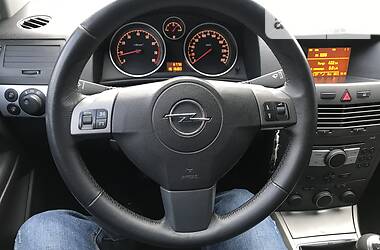 Хетчбек Opel Astra 2005 в 