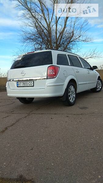 Универсал Opel Astra 2008 в Скадовске